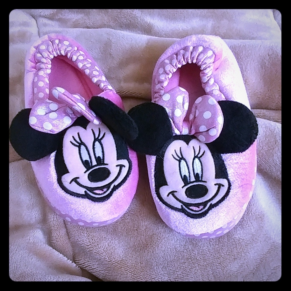 11-12 Minnie Mouse slippers like new